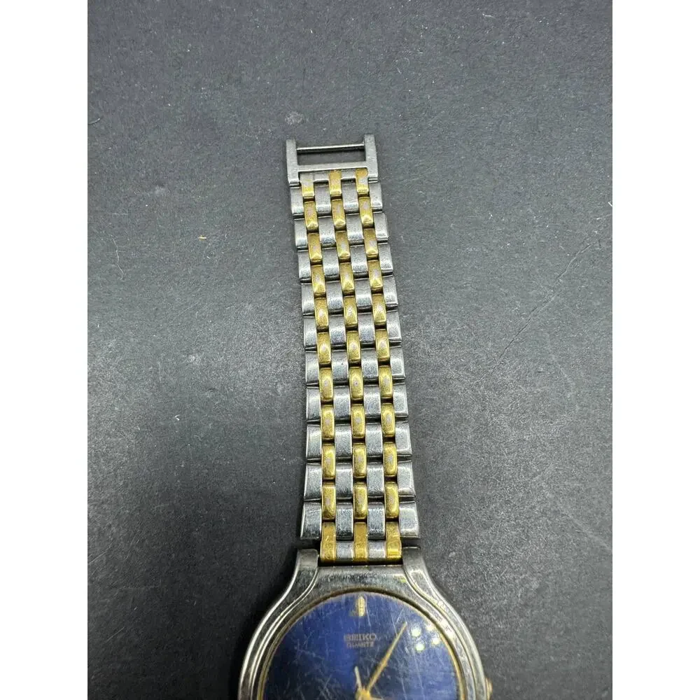Seiko V701-1K29 Two Tone Quartz Wristwatch Blue Dial Silver Gold Bracelet